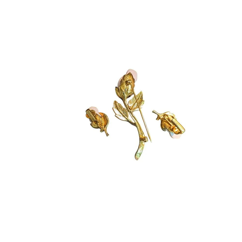 Vintage Avon Pink Rosebud Brooch and Clip On Earrings Set Gold Tone Floral